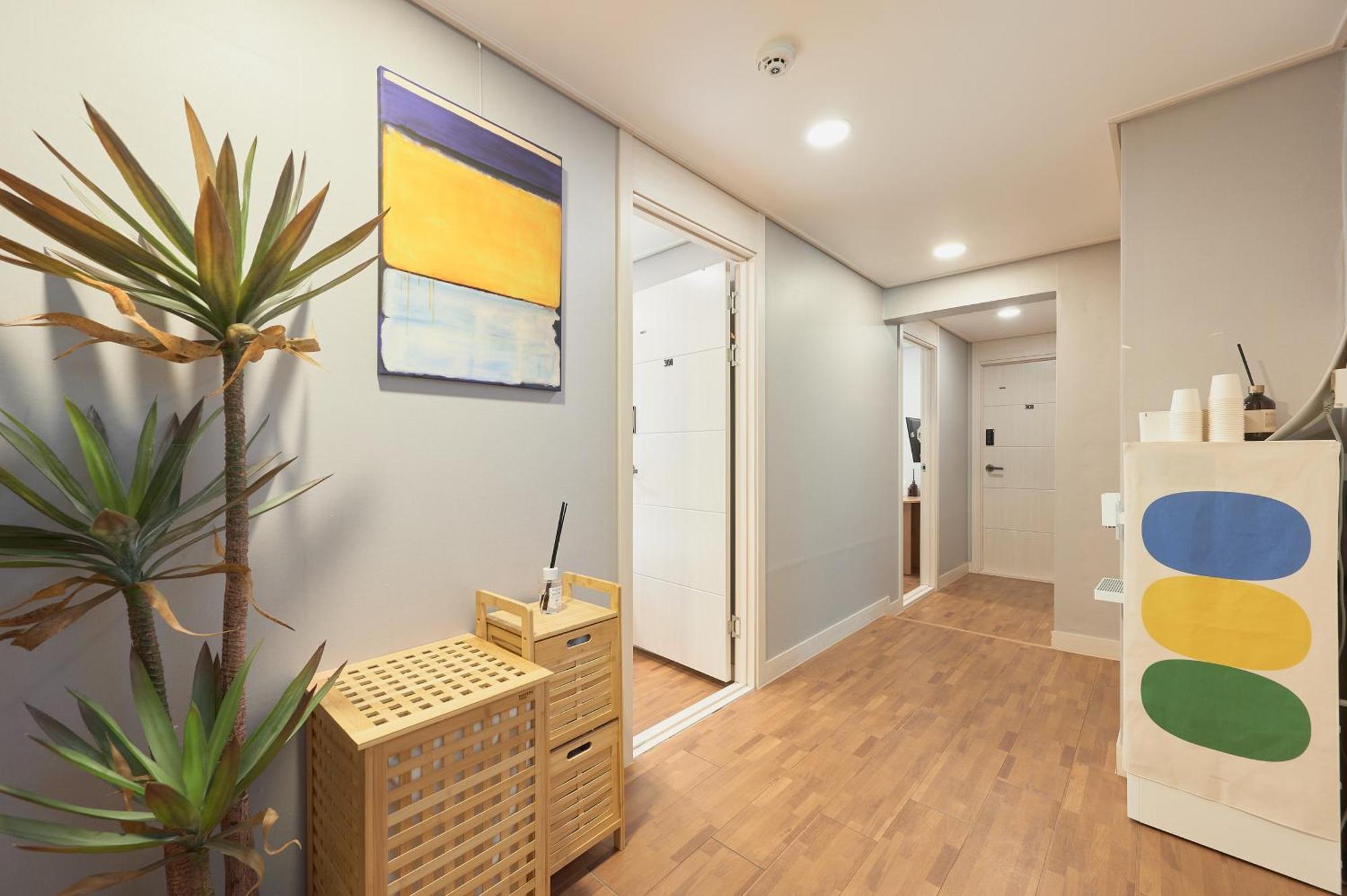 Отель Dawoo House 2 In Hongdae Сеул Экстерьер фото