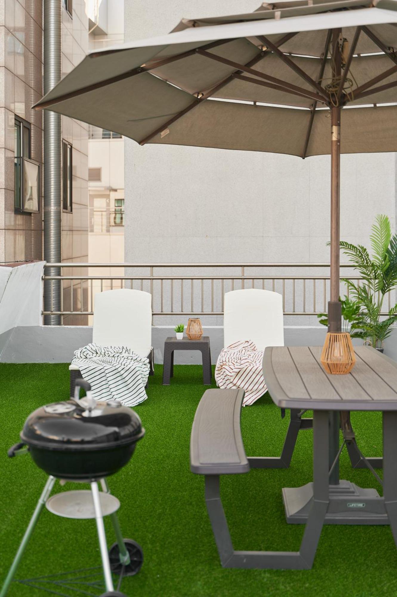 Отель Dawoo House 2 In Hongdae Сеул Экстерьер фото